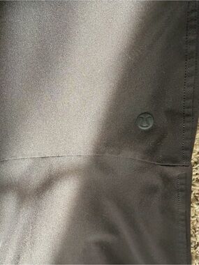 lululemon athletica Men’s Black Jogger Sweatpants with Subtle Logo